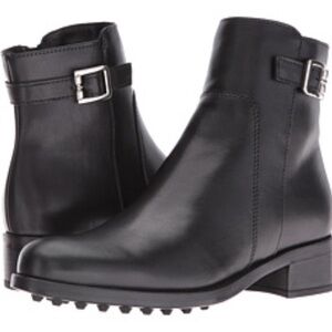 La CANADIENNE Shelby Leather Bootie size 10M